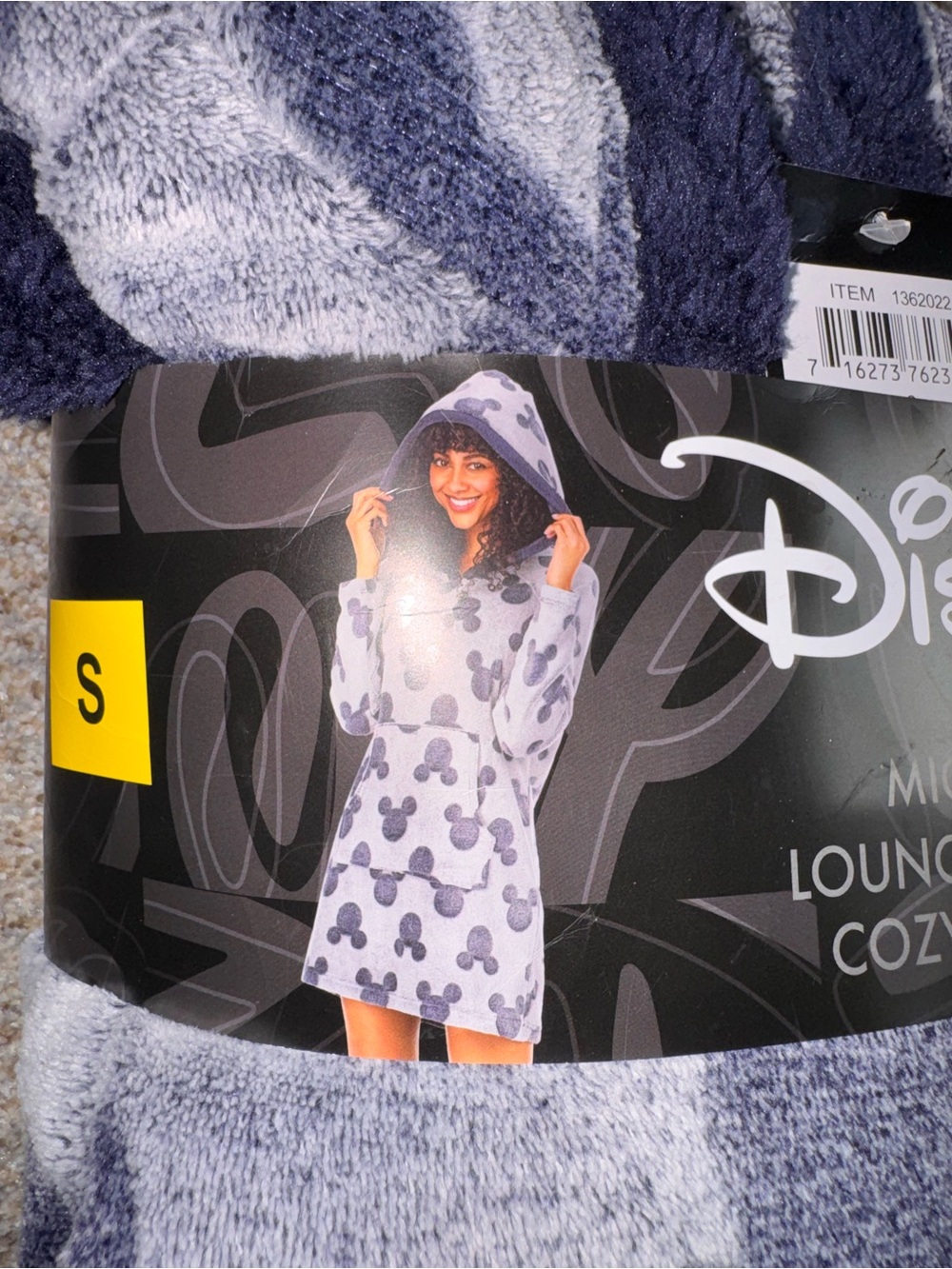 Disney women’s hooded robe size small